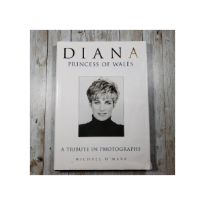 Diana, Princess of Wales 1961-97 - A Tribute in Photographs Hardcover